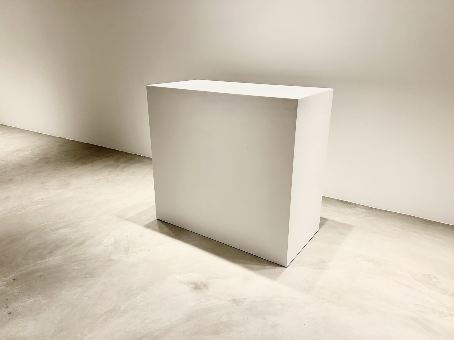 【表参道並木通りから1分／138㎡】展示会・ポップアップ・個展に最適！天井高4.7mの専用エントランスが印象的なギャラリースペース