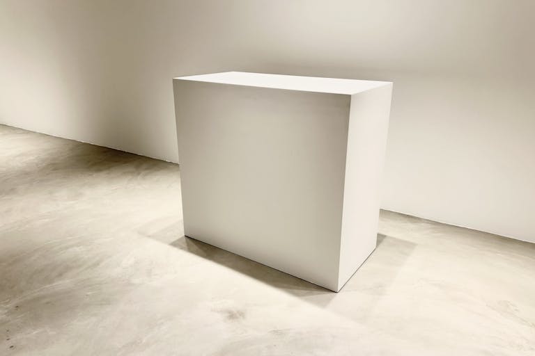 レセプションカウンター : 60 × 120 × 高さ110 白 1台