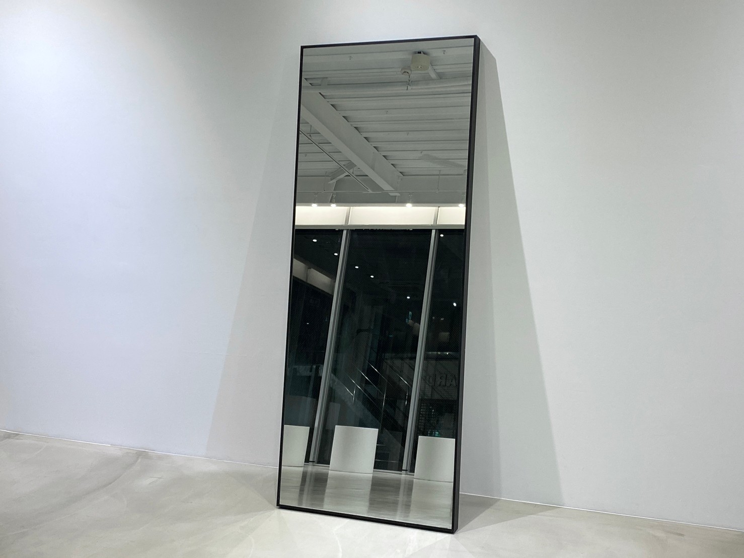 【表参道並木通りから1分／138㎡】展示会・ポップアップ・個展に最適！天井高4.7mの専用エントランスが印象的なギャラリースペース