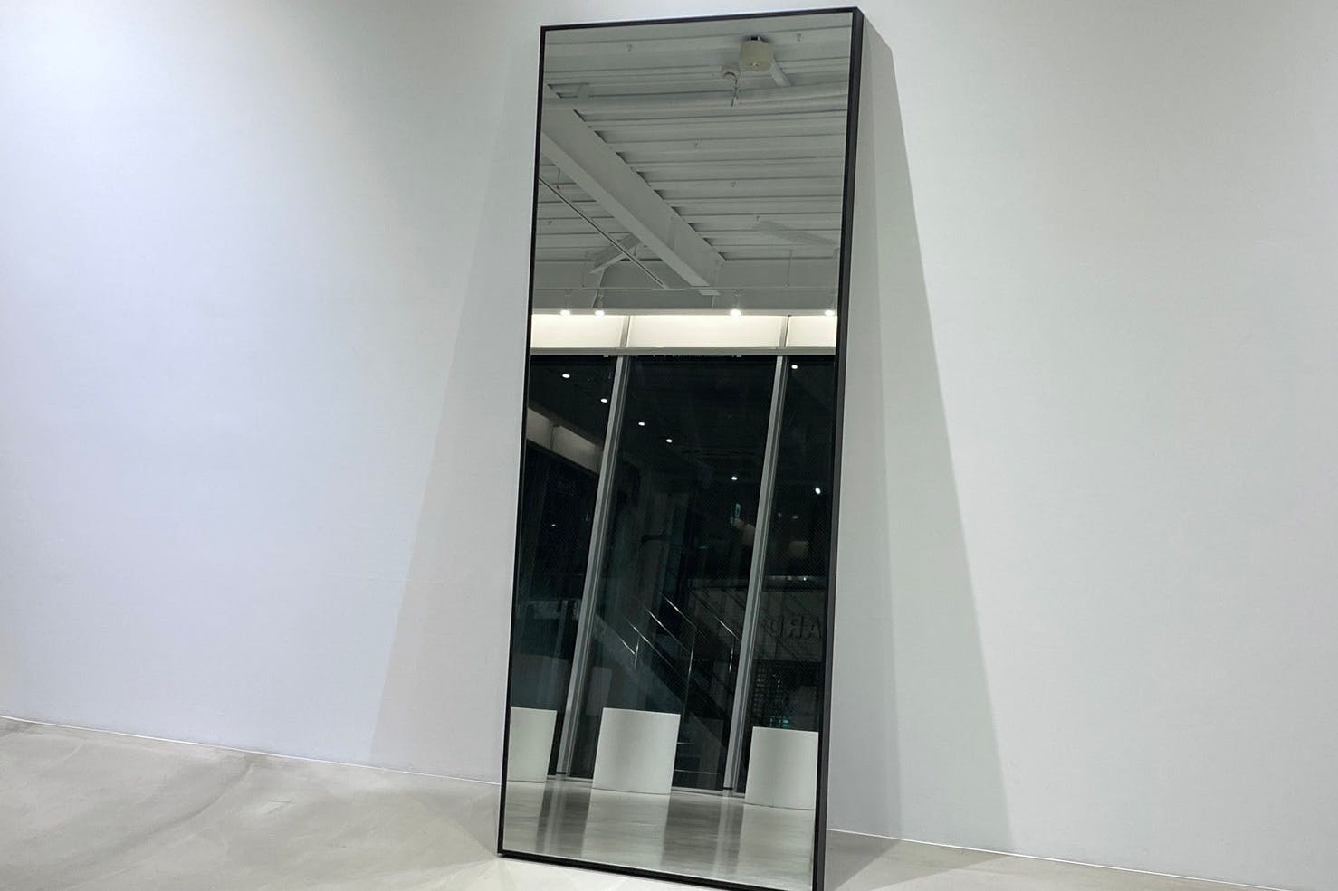 【表参道並木通りから1分/138㎡】展示会・ポップアップ・個展に最適!天井高4.7mの専用エントランスが印象的なギャラリースペース