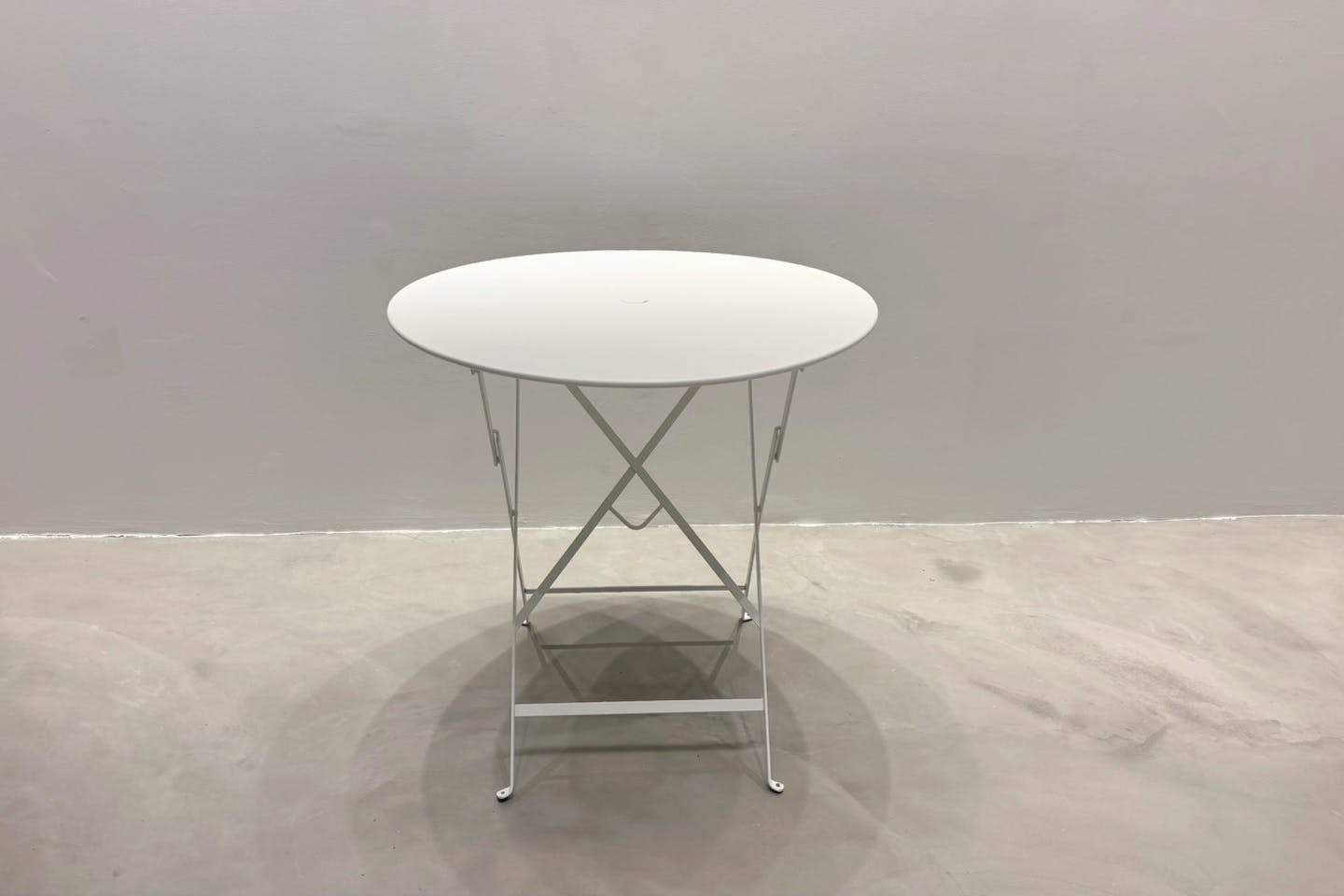 【表参道並木通りから1分/138㎡】展示会・ポップアップ・個展に最適!天井高4.7mの専用エントランスが印象的なギャラリースペース