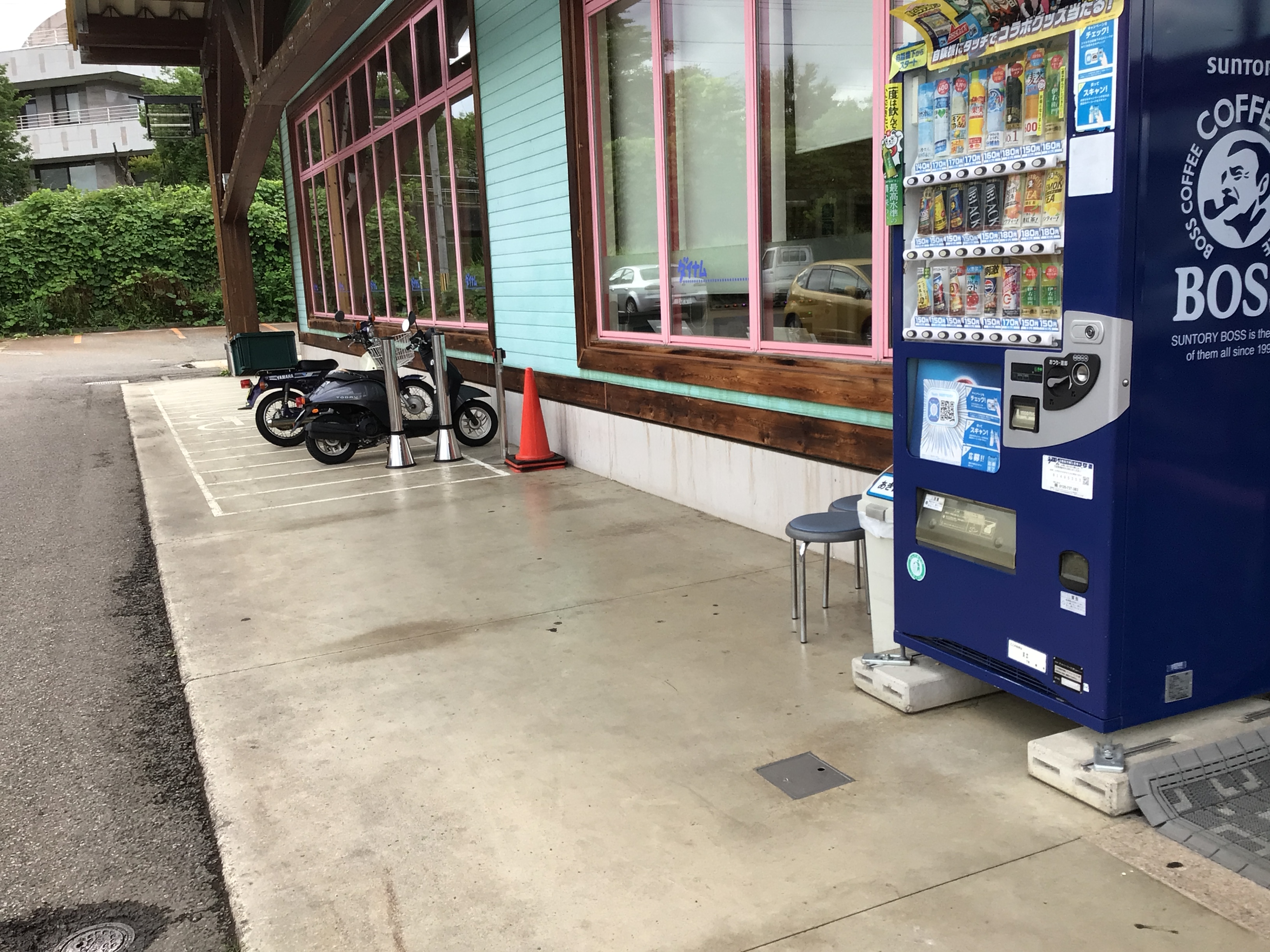 【ダイナム新潟南魚沼店ゆったり館】キッチンカーでの出店に最適なアミューズメント施設の駐車場イベントスペース