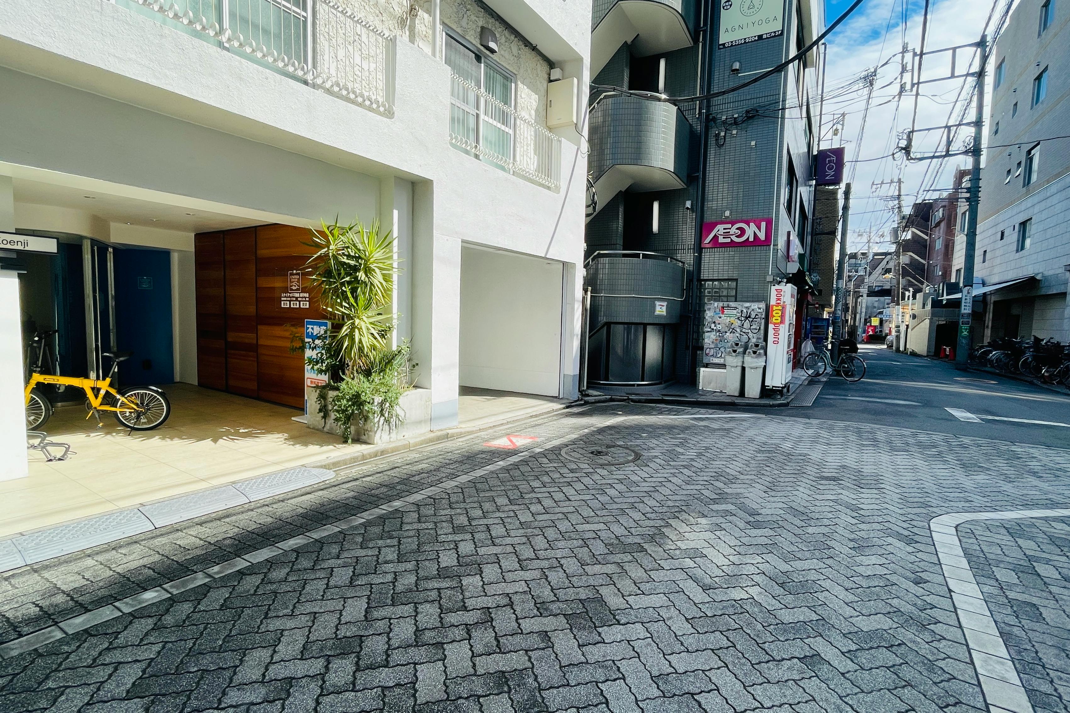 【高円寺駅2分】各種ポップアップや展示会等のギャラリー用途に最適な展示什器を備えた路面スペース