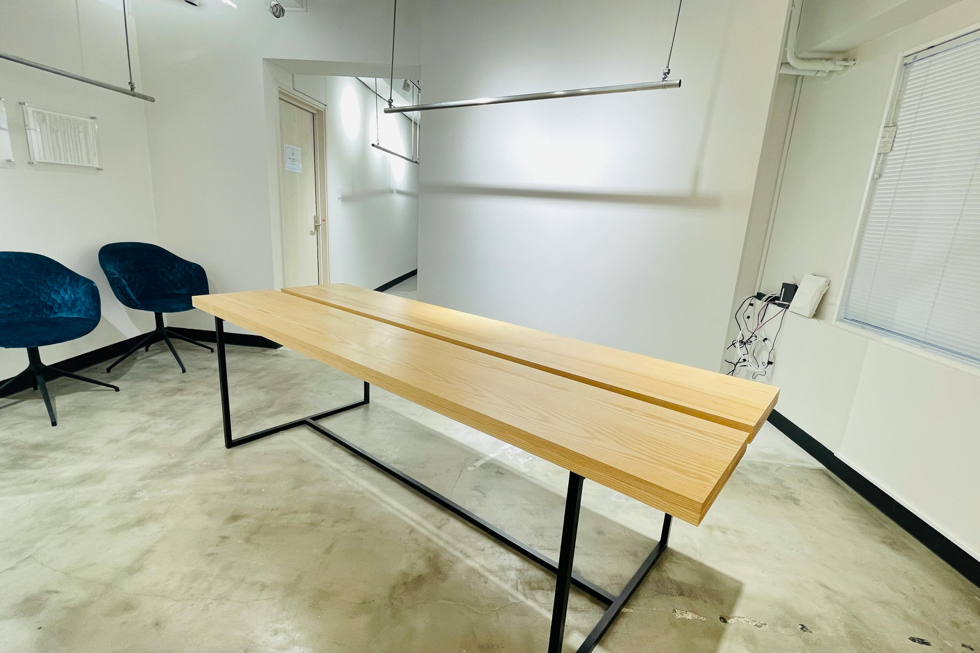 【高円寺駅2分】各種ポップアップや展示会等のギャラリー用途に最適な展示什器を備えた路面スペース