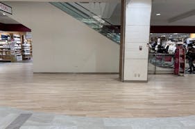 【イオン秦野】ポップアップストアやプロモーションに最適な1F地域密着型のショッピングセンター1階エスカレーター横のイベントスペース