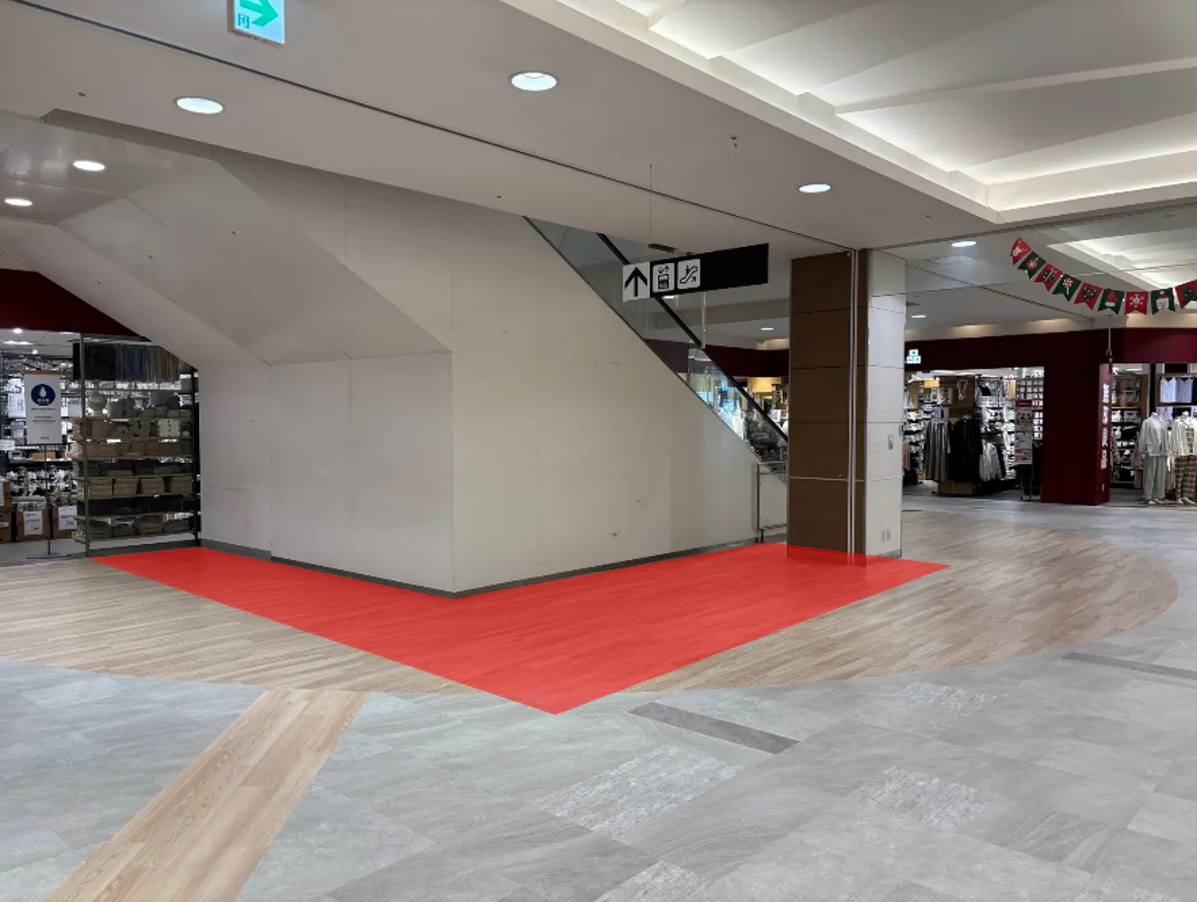 【イオン秦野】ポップアップストアやプロモーションに最適な1F地域密着型のショッピングセンター１階エスカレーター横のイベントスペース