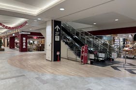 【イオン秦野】ポップアップストアやプロモーションに最適な1F地域密着型のショッピングセンター1階エスカレーター横のイベントスペース