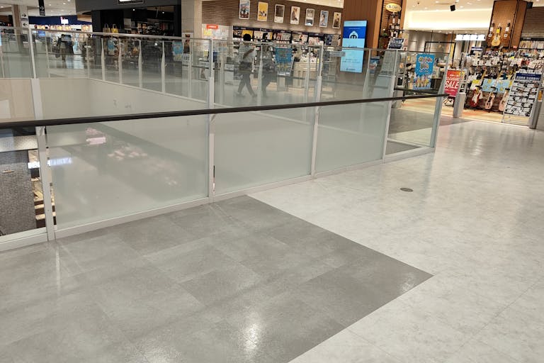 【イオンモール上尾】2F 西側吹抜け東の画像1