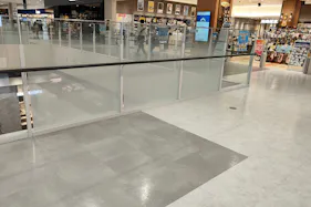 【イオンモール上尾】2F 西側吹抜け東