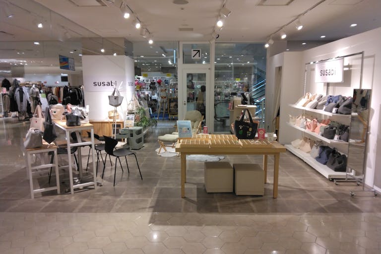 3Fフロアに上がってきてすぐの好立地!