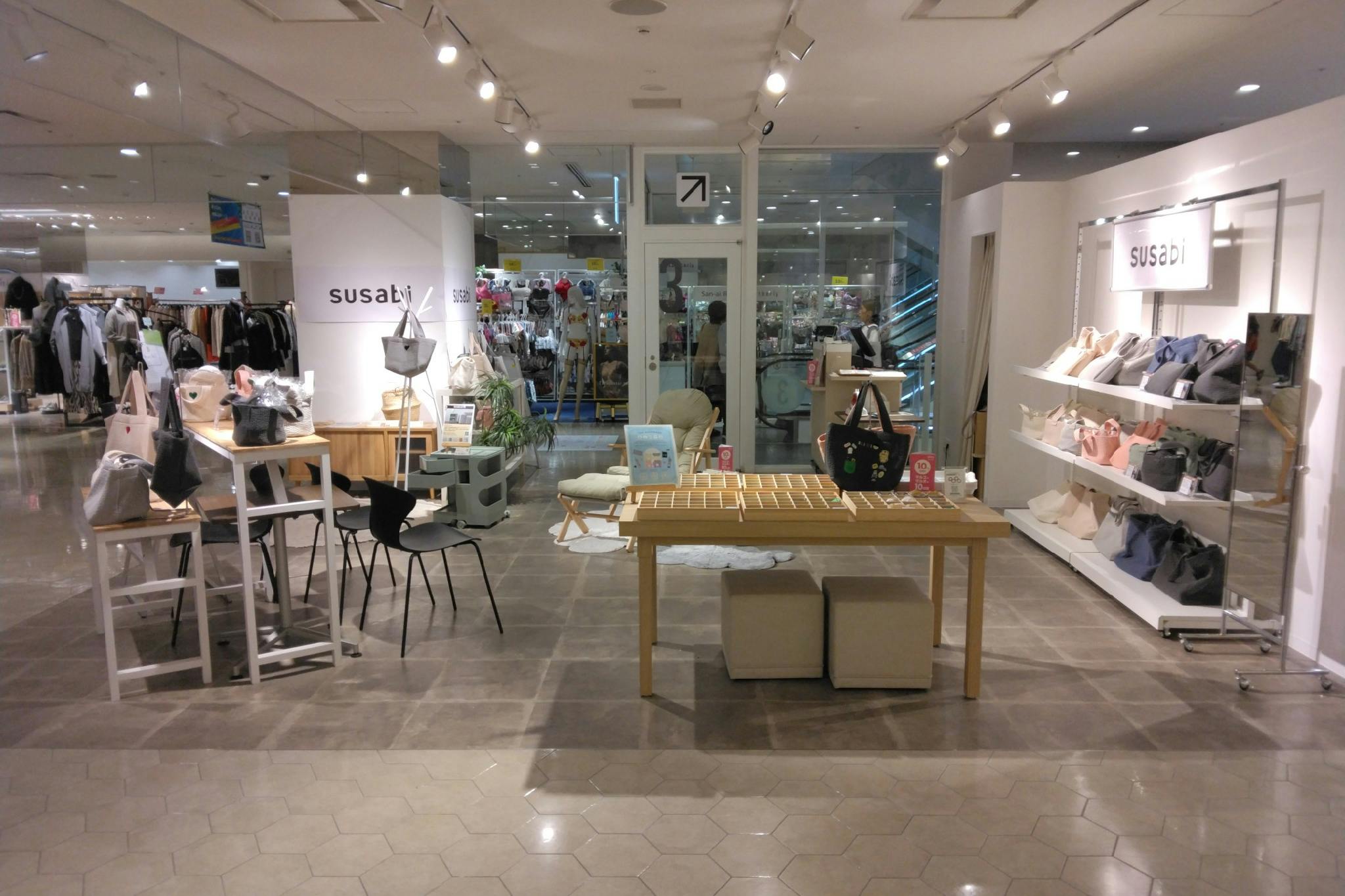 【博多マルイ】3階 カレンダリウムD01【物販・PRイベント】エスカレーター横の人通りの多いスペース