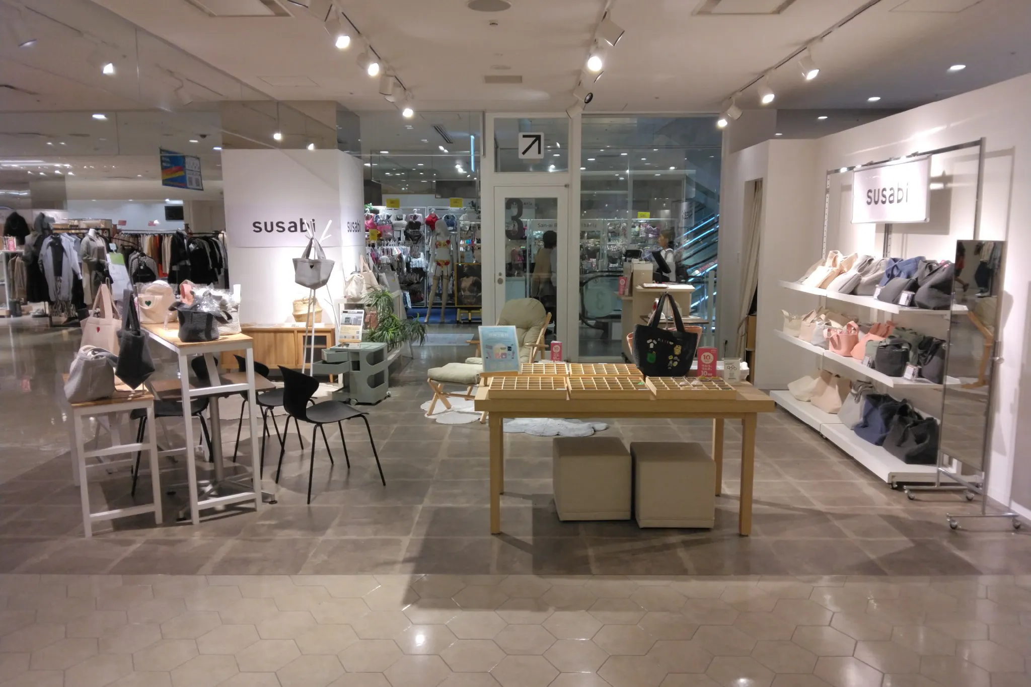 【博多マルイ】3階 カレンダリウムD01【物販・PRイベント】エスカレーター横の人通りの多いスペース