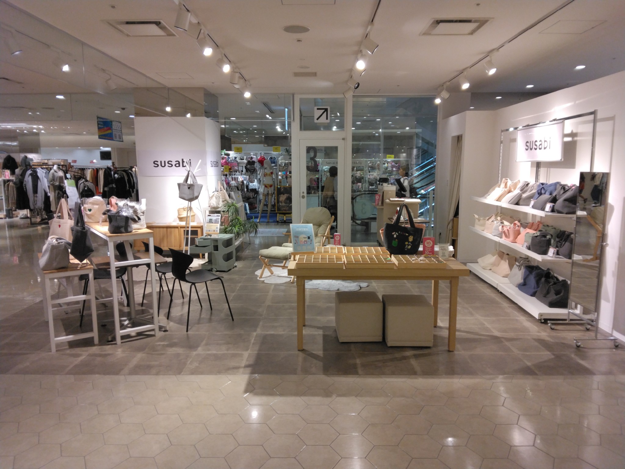 【博多マルイ】3階 カレンダリウムD01【物販・PRイベント】エスカレーター横の人通りの多いスペース