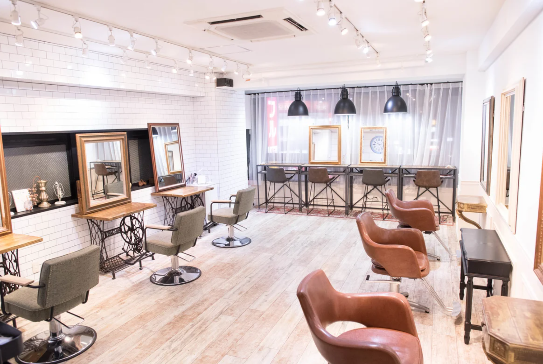 美容院として営業しているスペースをお貸出しします。