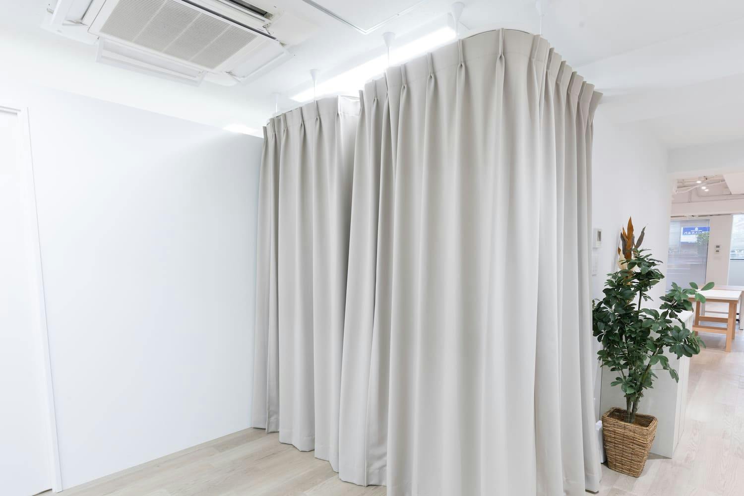 【北参道駅6分】人気の原宿エリアにある路面店スペース/バックヤード・フィッティングスペースも完備