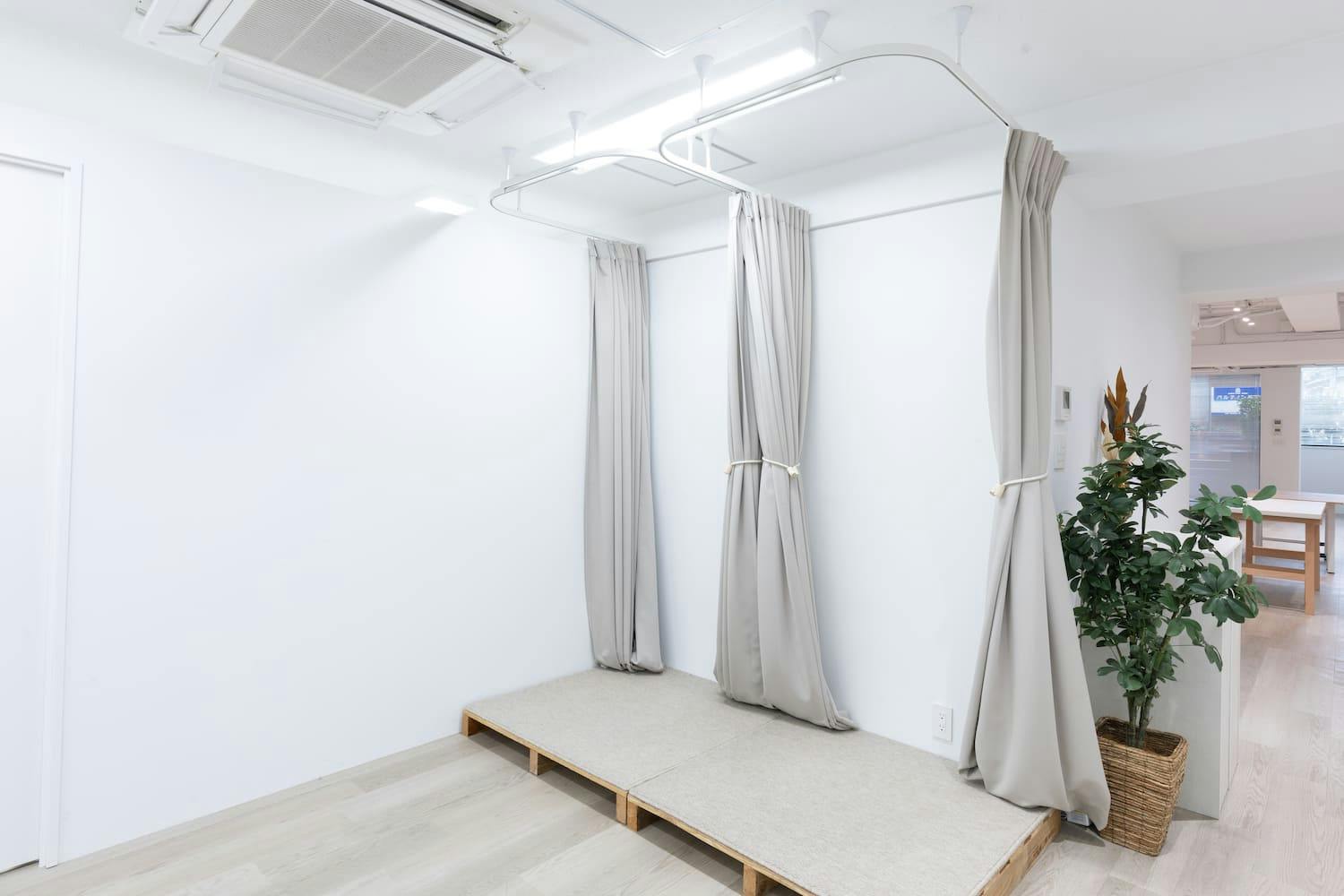 【北参道駅6分】人気の原宿エリアにある路面店スペース/バックヤード・フィッティングスペースも完備