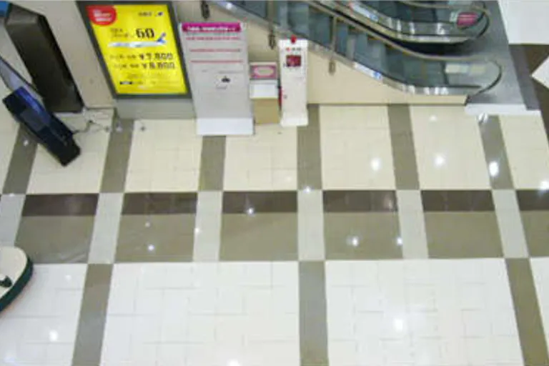 【イオンモール明和*】1F まきの木の広場の画像1
