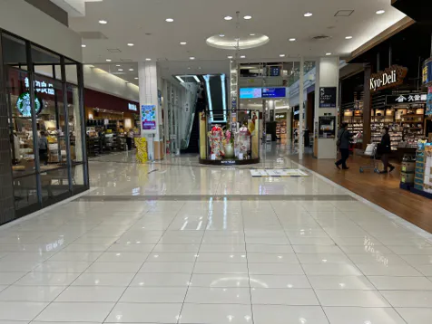 【イオンモール京都五条】1F　専門店南入口