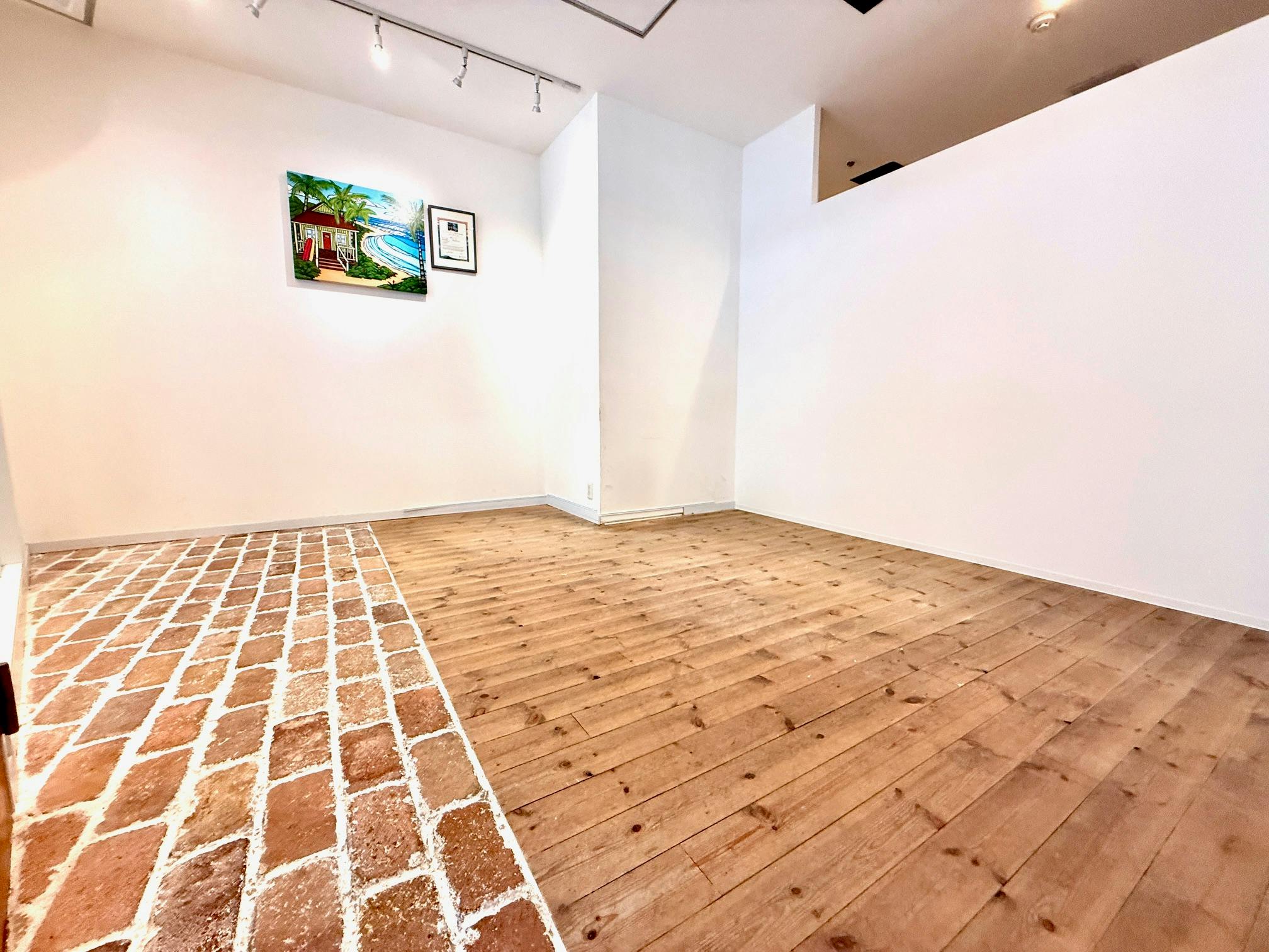 【北新地駅1分】展示会やポップアップストアに適した北新地駅目の前の路面イベントスペースの画像