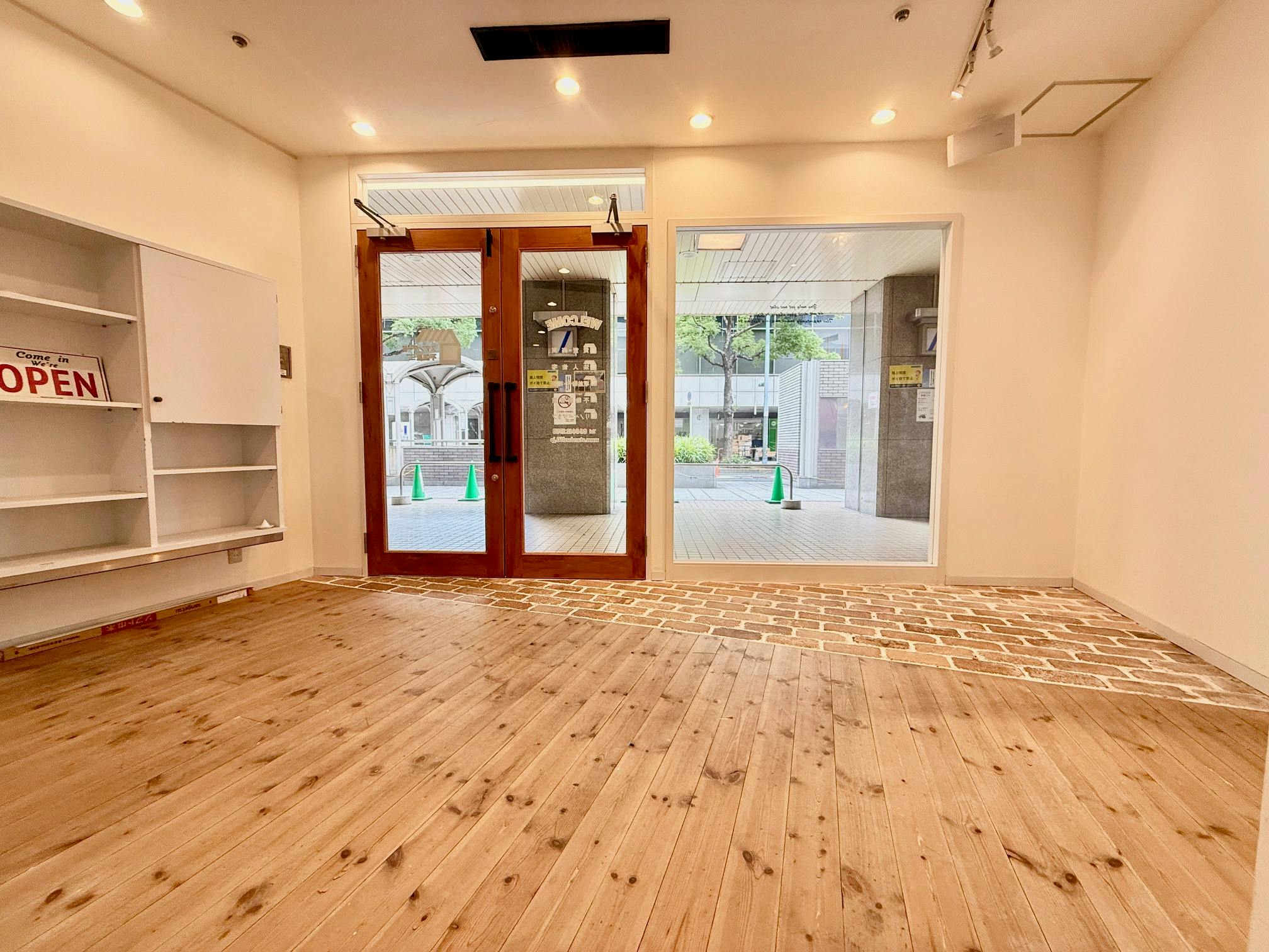 【北新地駅1分】展示会やポップアップストアに適した北新地駅目の前の路面イベントスペース