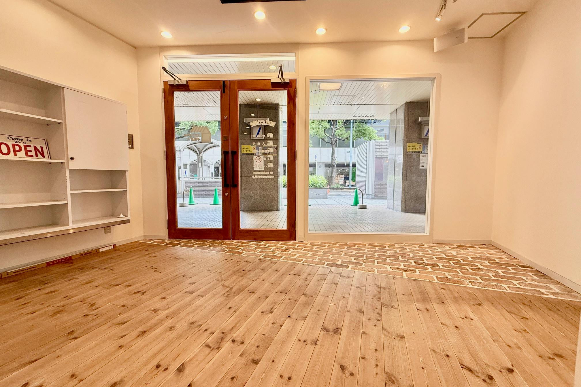 【北新地駅1分】展示会やポップアップストアに適した北新地駅目の前の路面イベントスペース