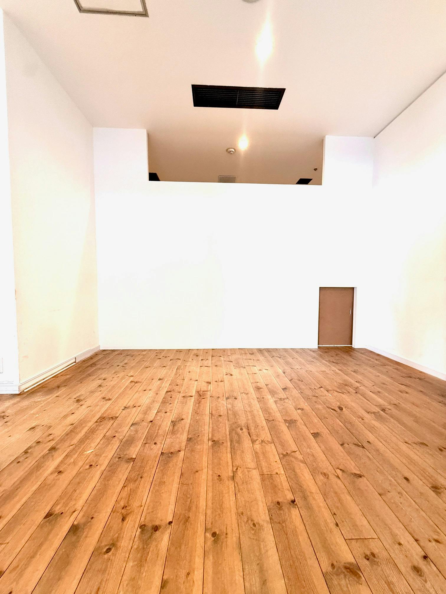 【北新地駅1分】展示会やポップアップストアに適した北新地駅目の前の路面イベントスペース