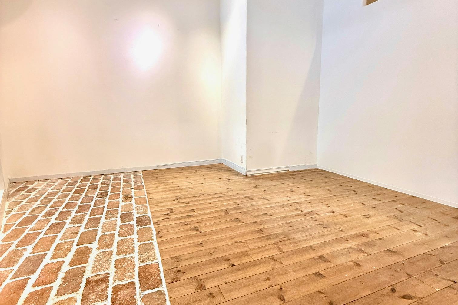 【北新地駅1分】展示会やポップアップストアに適した北新地駅目の前の路面イベントスペース