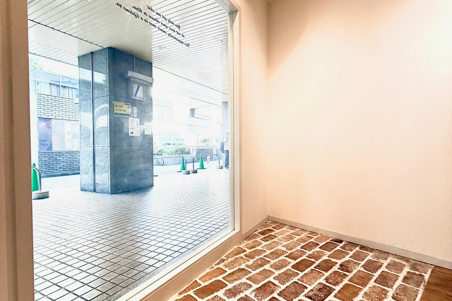 【北新地駅1分】展示会やポップアップストアに適した北新地駅目の前の路面イベントスペース