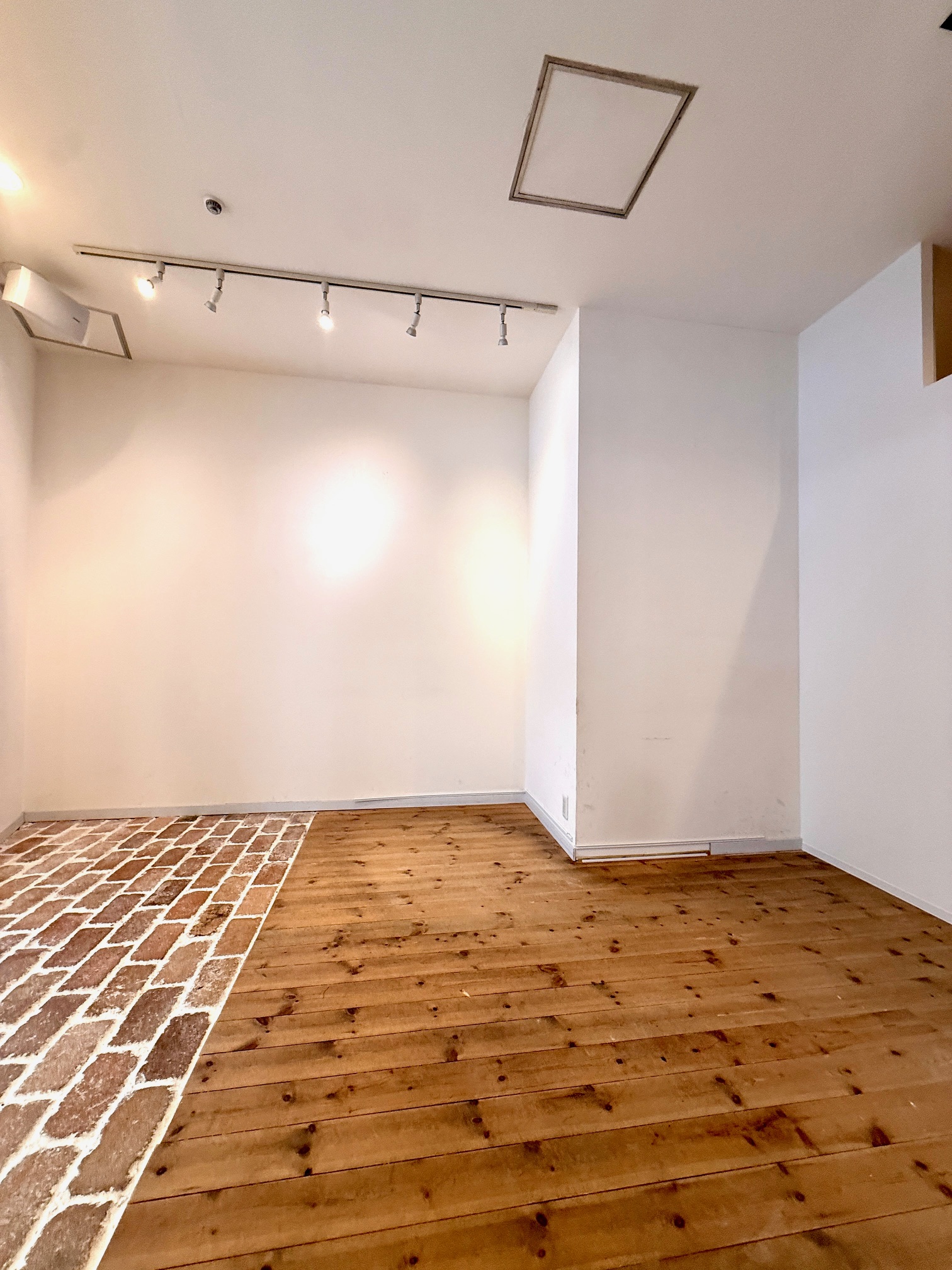 【北新地駅1分】展示会やポップアップストアに適した北新地駅目の前の路面イベントスペース