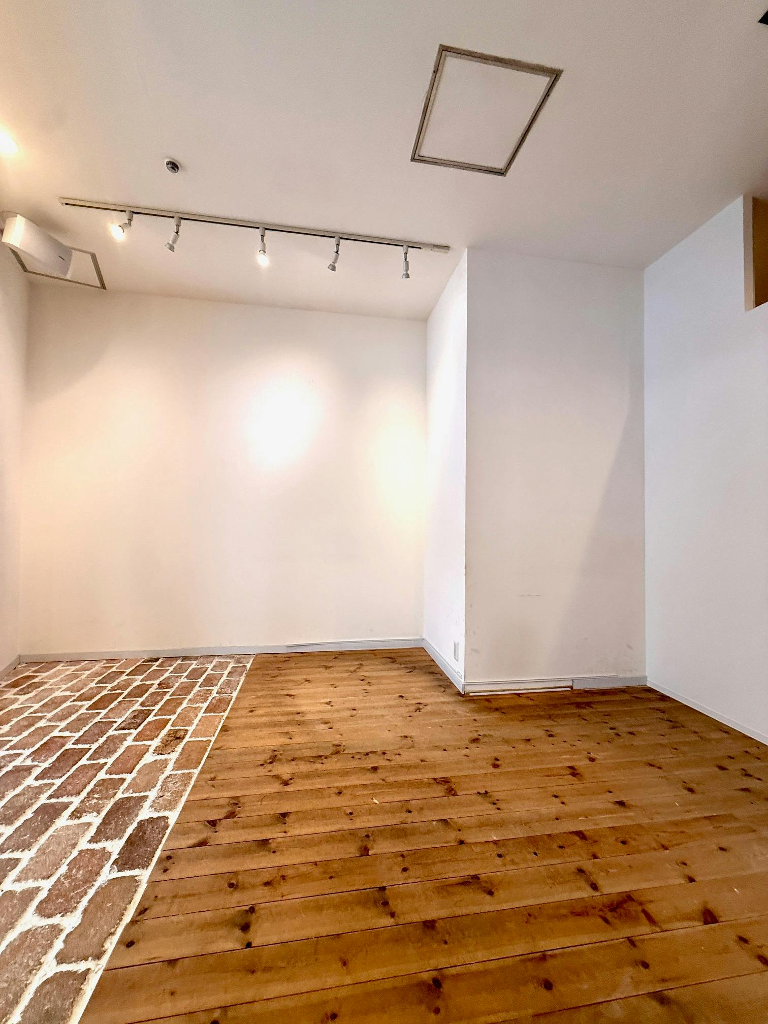 【北新地駅1分】展示会やポップアップストアに適した北新地駅目の前の路面イベントスペース