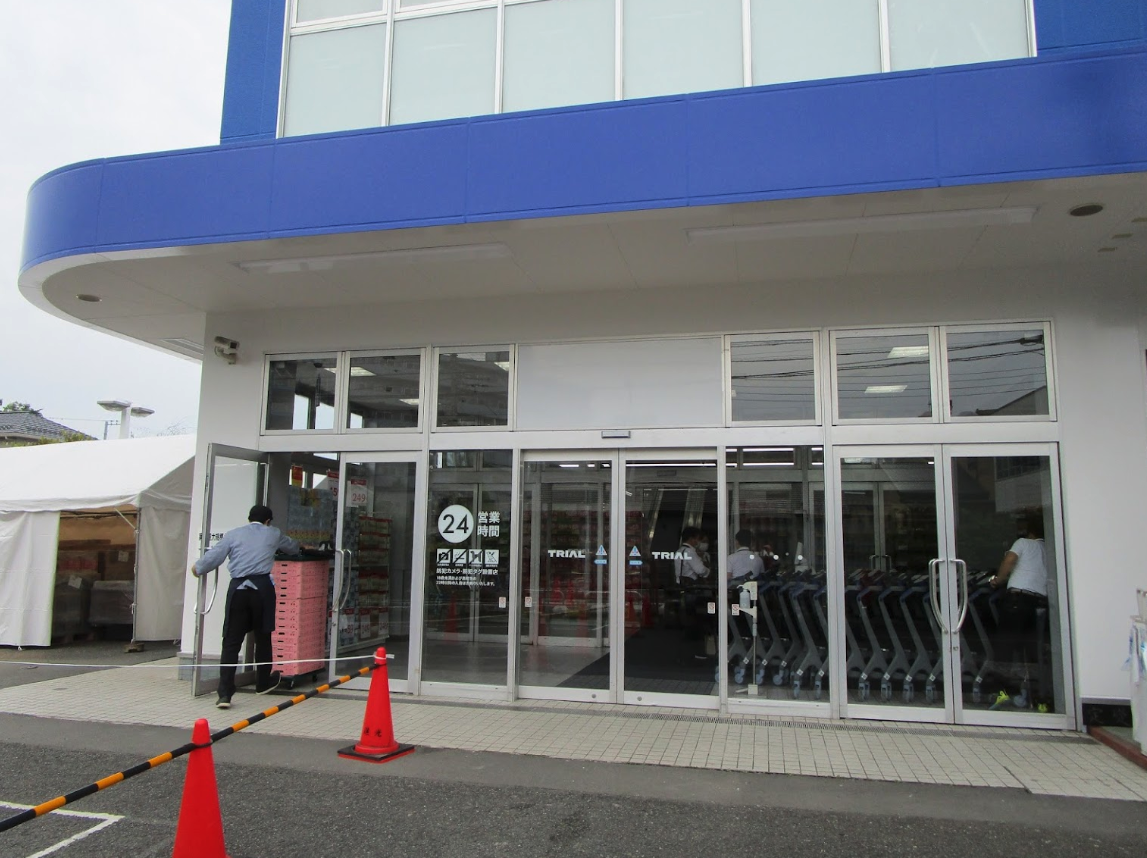 【スーパーセンタートライアル藤沢羽鳥店】キッチンカーの出店が可能な屋外スペース