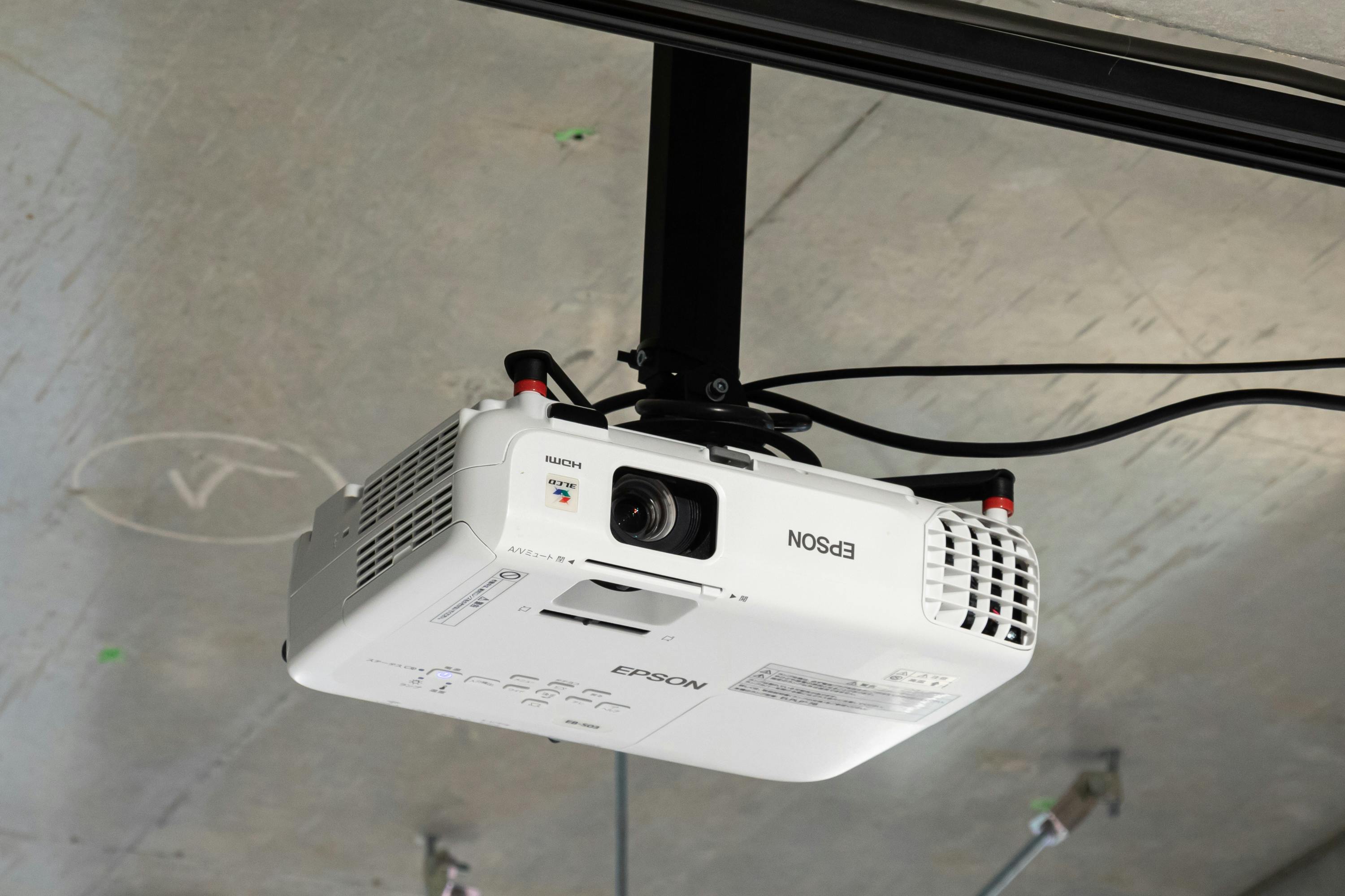 【北参道駅10分】展示会や撮影、レセプションパーティー等に最適なグレーと黒のシックな空間が特徴的なスペース