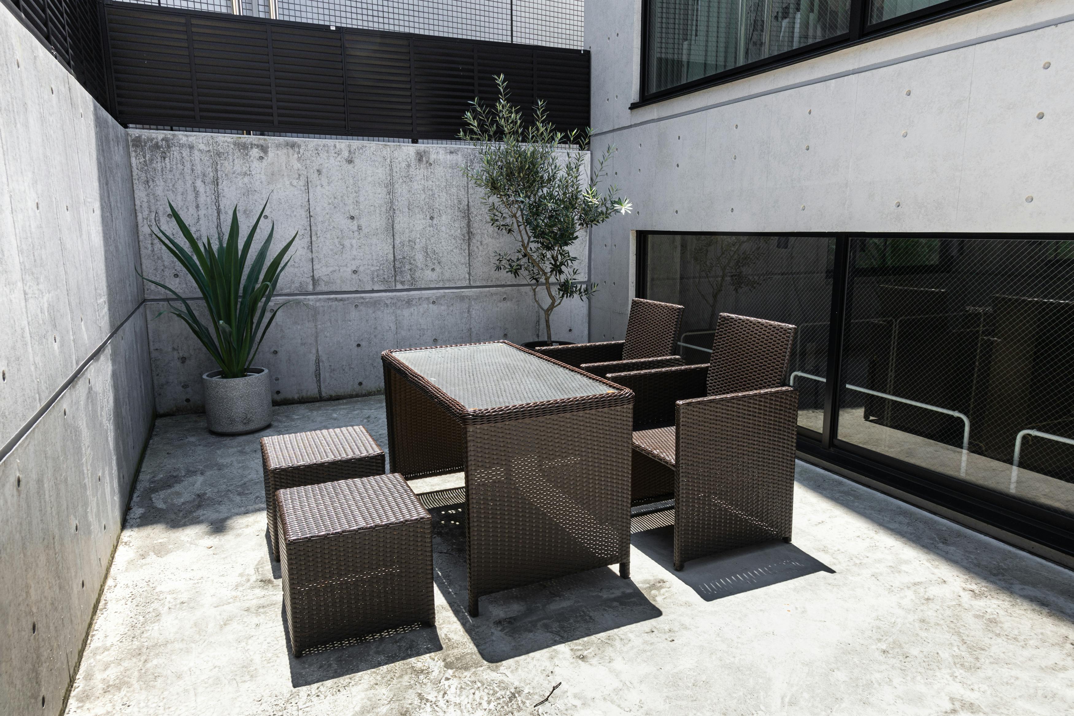 【北参道駅10分】展示会や撮影、レセプションパーティー等に最適なグレーと黒のシックな空間が特徴的なスペース