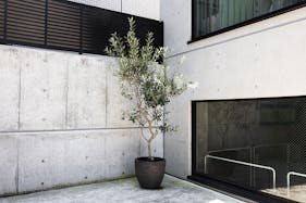 【北参道駅10分】展示会や撮影、レセプションパーティー等に最適なグレーと黒のシックな空間が特徴的なスペース