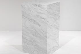 【北参道駅10分】展示会や撮影、レセプションパーティー等に最適なグレーと黒のシックな空間が特徴的なスペース