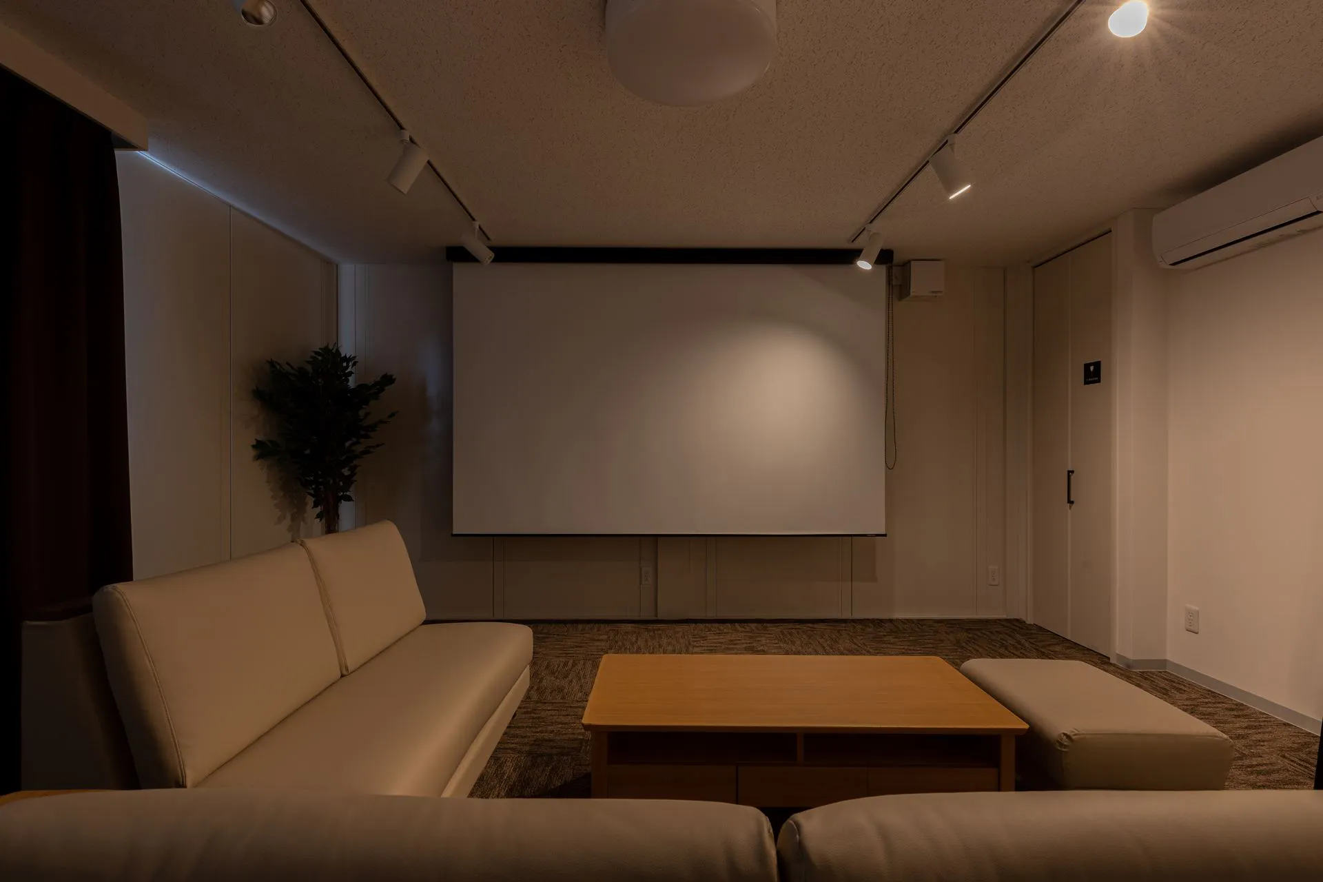 【広島県福山市】自主企画マルシェやワークショップに最適なお手頃価格のレンタルスペース「Living2」/敷地全体の貸切イベント開催も可能!