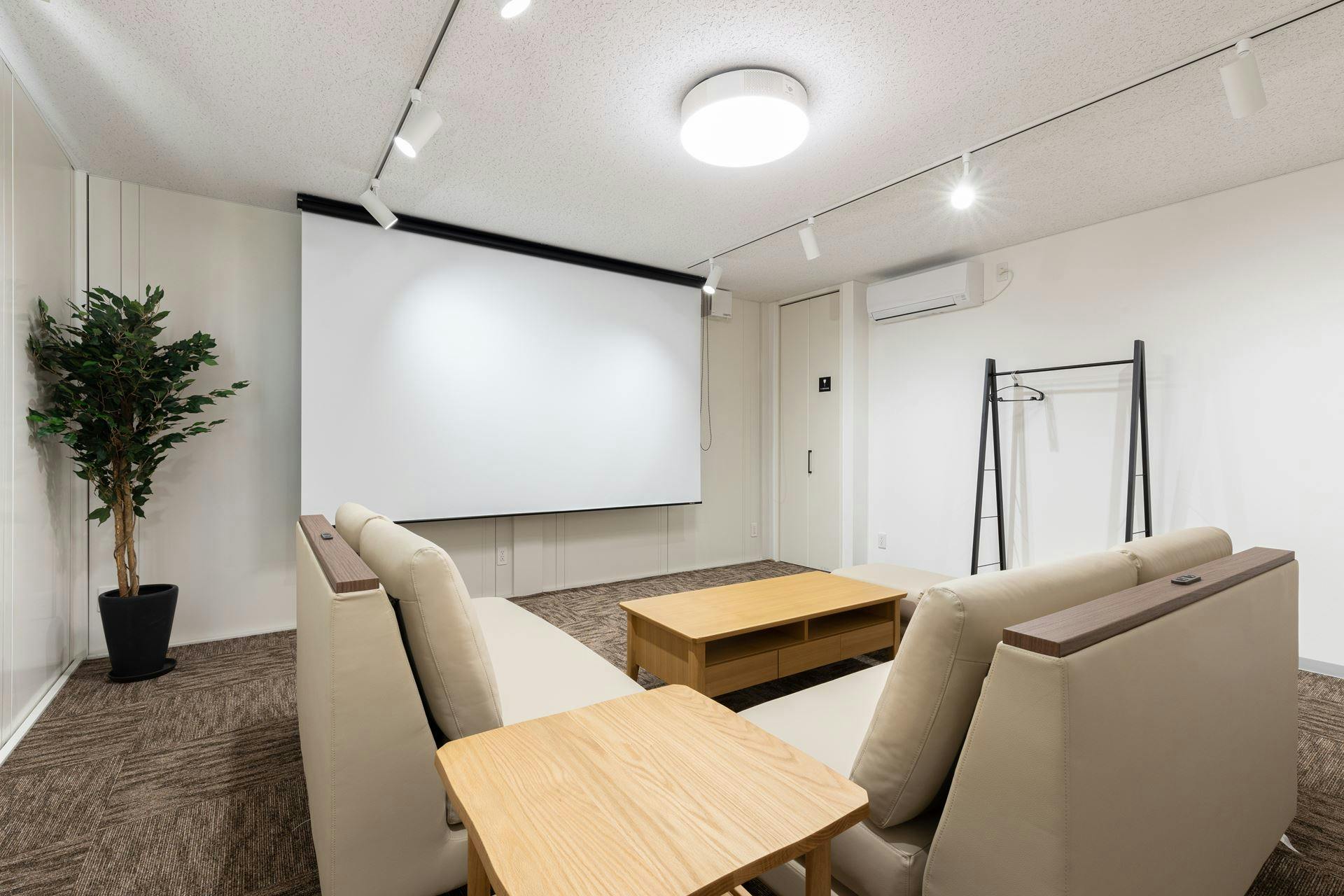 【広島県福山市】自主企画マルシェやワークショップに最適なお手頃価格のレンタルスペース「Living2」／敷地全体の貸切イベント開催も可能！の画像