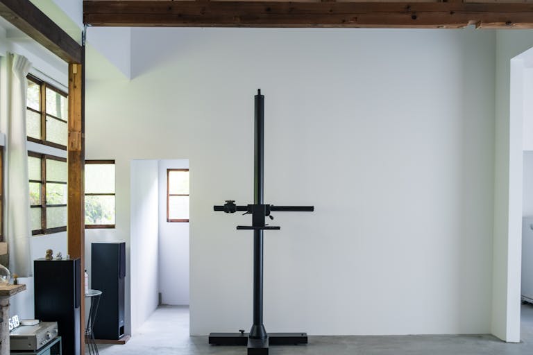 スタジオスペース、ライティング、バック紙、白壁:横幅3330cm x 天井高3700cm