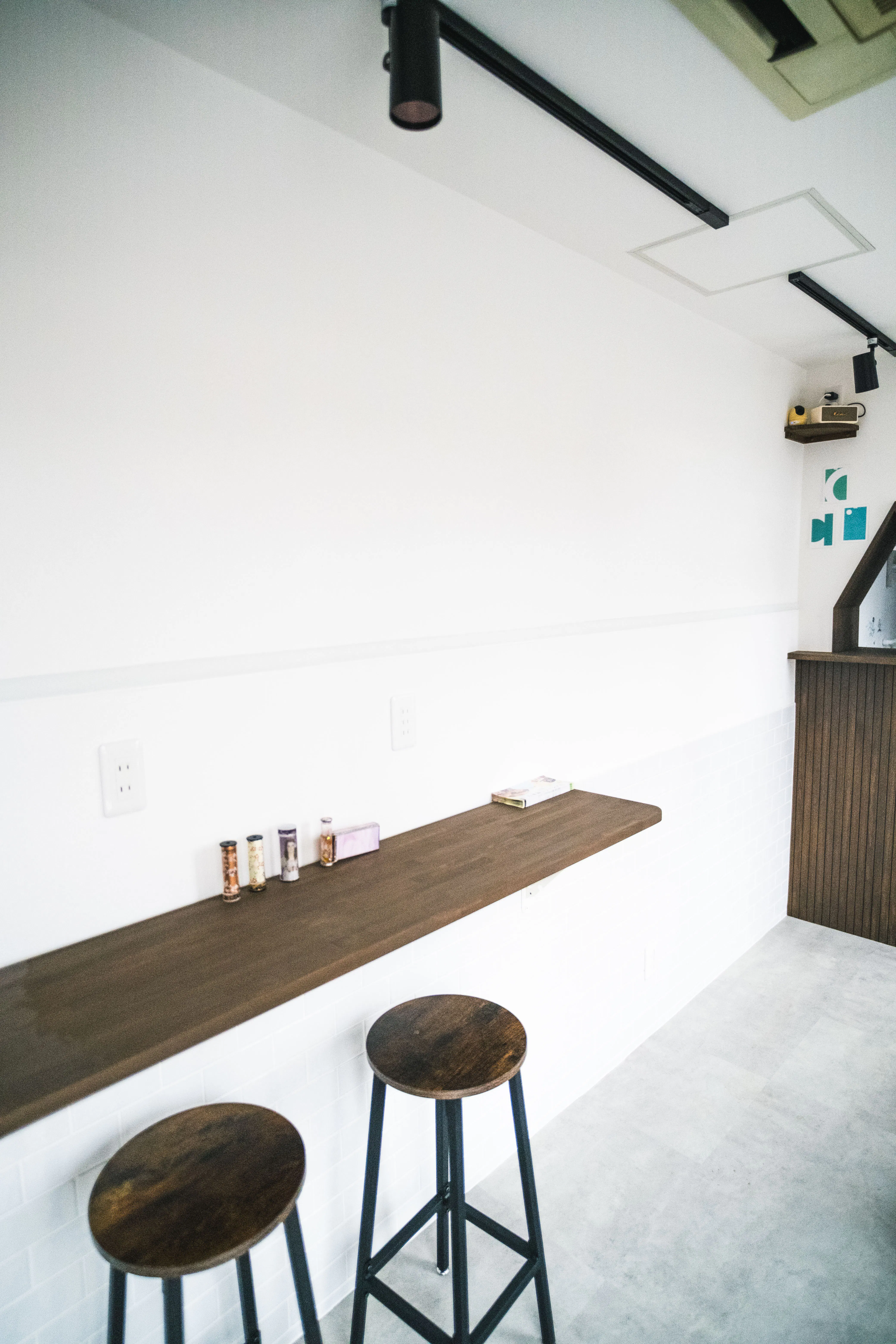 【七条駅2分】自然光が入るカフェ併設のギャラリースペース（gallery ATTA!）