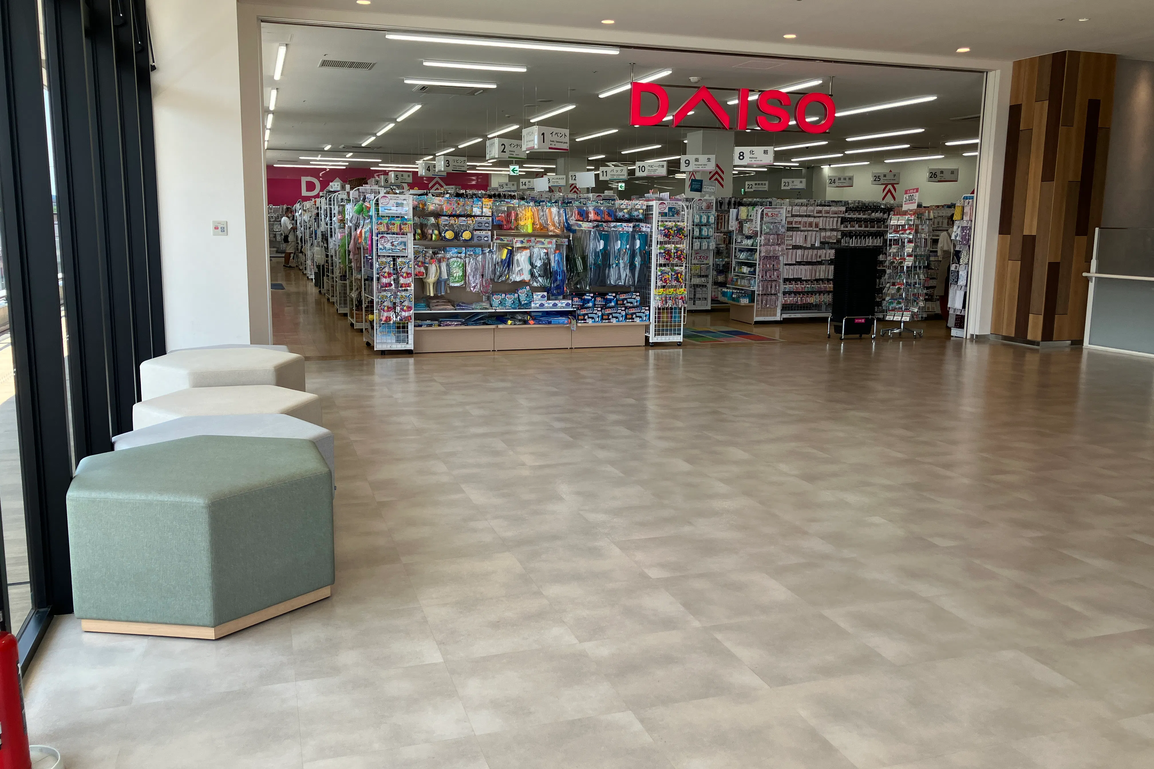 【SOCOLA所沢】2階ダイソー前 物販、食物販のポップアップストアや販促プロモーションに最適な催事イベントスペース
