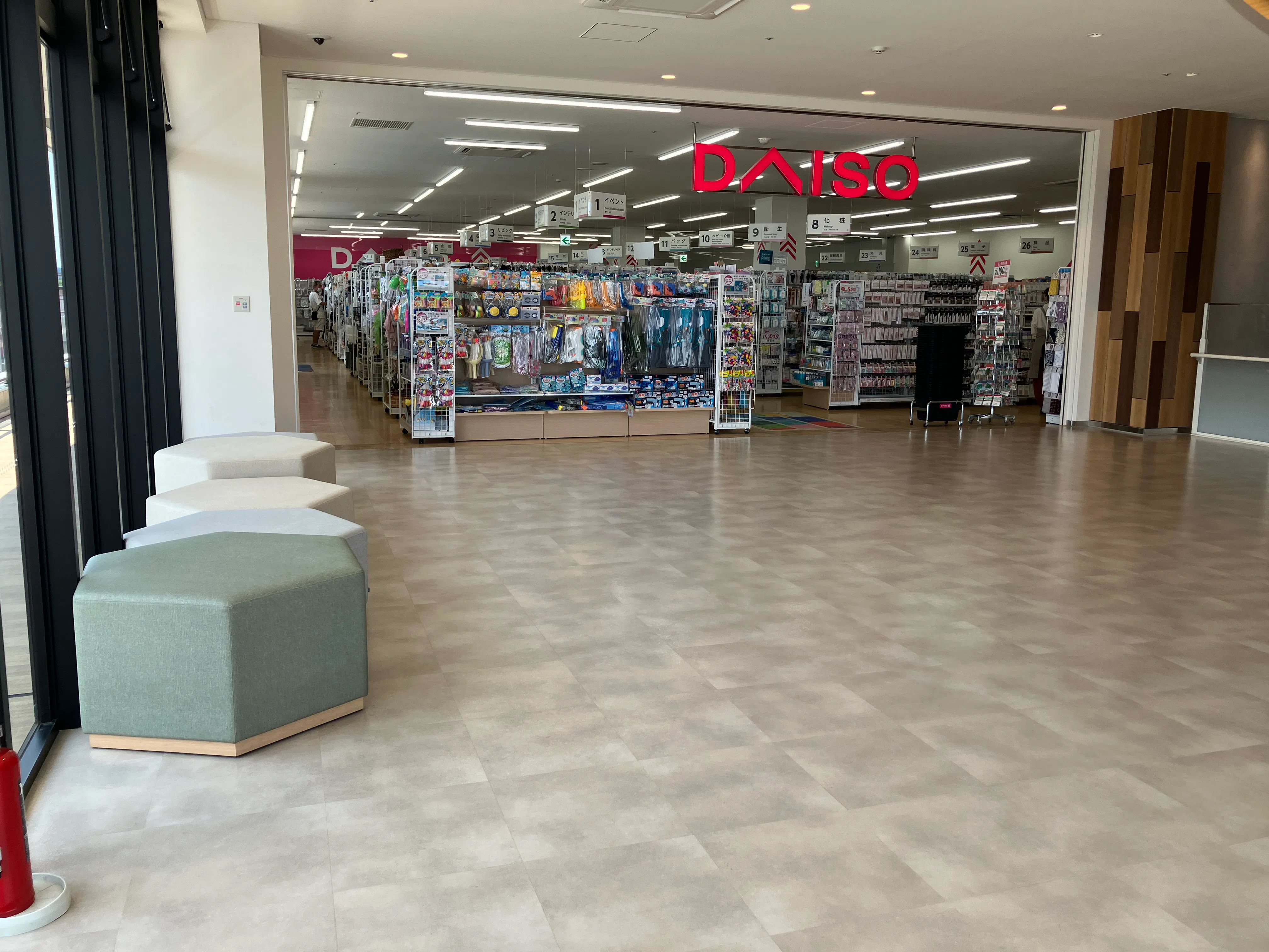 【SOCOLA所沢】2階ダイソー前 物販、食物販のポップアップストアや販促プロモーションに最適な催事イベントスペース