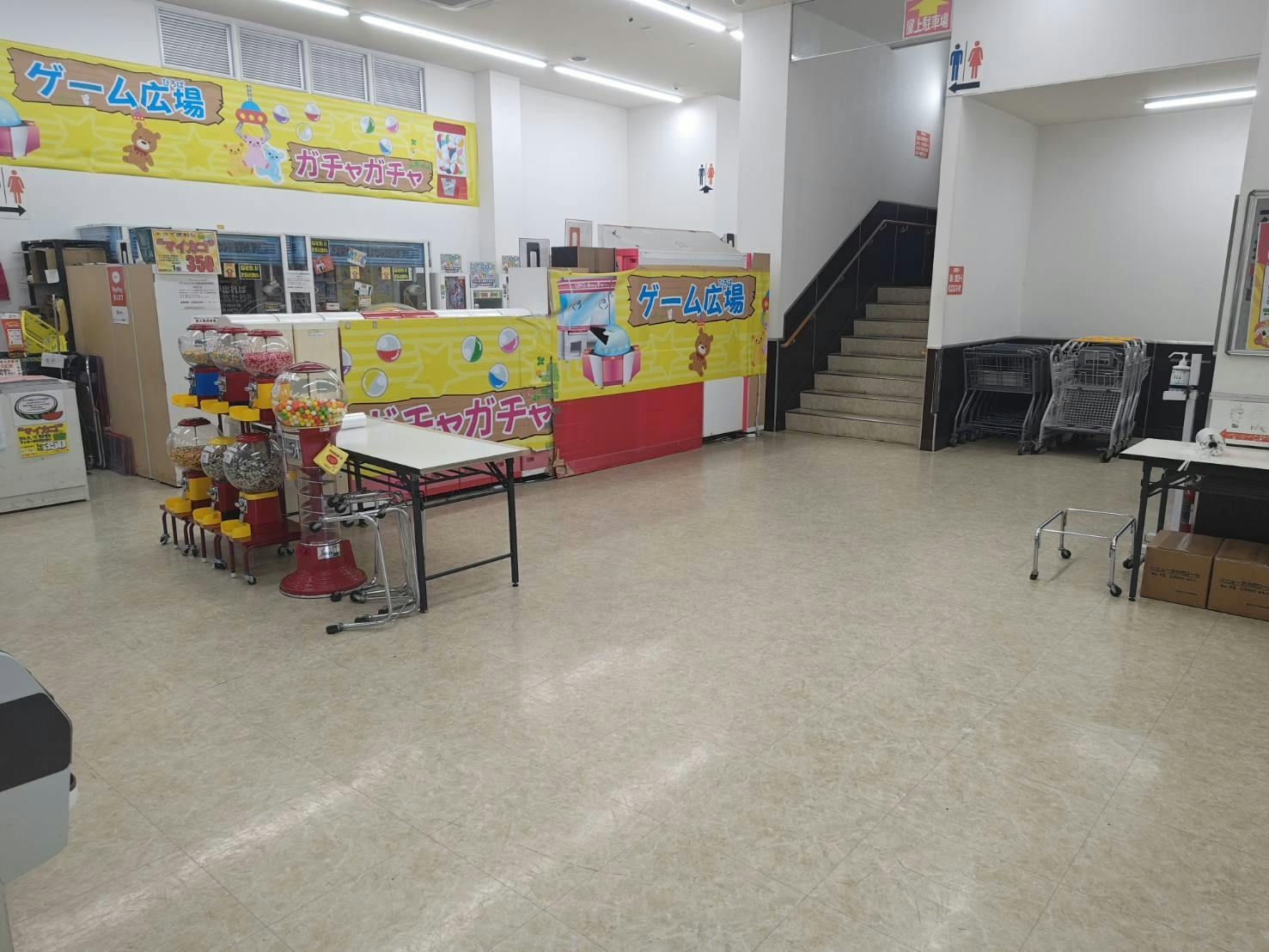 【マルサン久喜店】プロモーションに最適な店内入口前のスペース