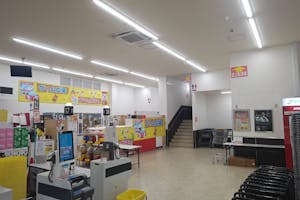 【マルサン久喜店】プロモーションに最適な店内入口前のスペース