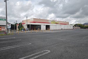 【マルサン久喜店】プロモーションに最適な店内入口前のスペース