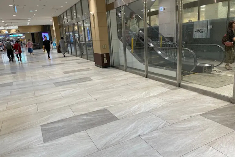 【イオンモール北大路】1F・北モール②(南側)の画像1