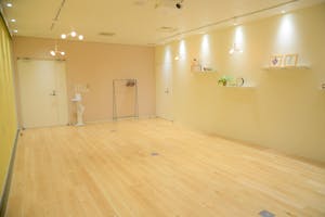 【渋谷駅直結/Room O】ポップアップストア、展示会、子ども向けイベントや撮影にも利用可能なヒカリエ内の映えるイベントスペース