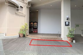 【みのおキューズモール】「⑧L通り Cスペース」各種プロモーションに最適なステージ近くのイベントスペース