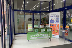【ミスターマックス 宇佐店】ミスターマックス風除室 販促プロモーションや物販用途に最適な総合ディスカウントストアの催事イベントスペース