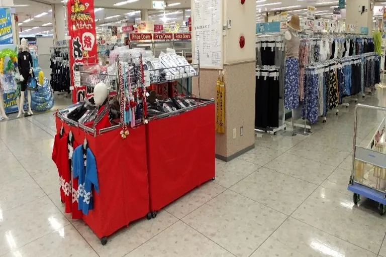 【イオン酒田南】2Fエスカレーター下り口 販促プロモーションに最適なスーパー店内催事イベントスペースの画像2