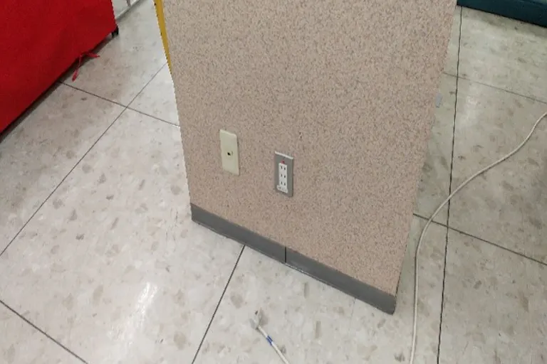 【イオン酒田南】2Fエスカレーター下り口 販促プロモーションに最適なスーパー店内催事イベントスペースの画像5